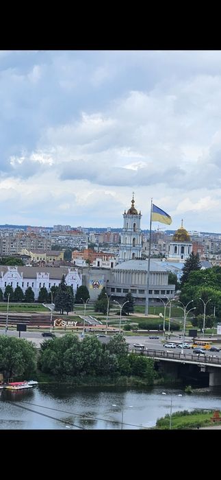 Простора 2к квартира на Фабричній