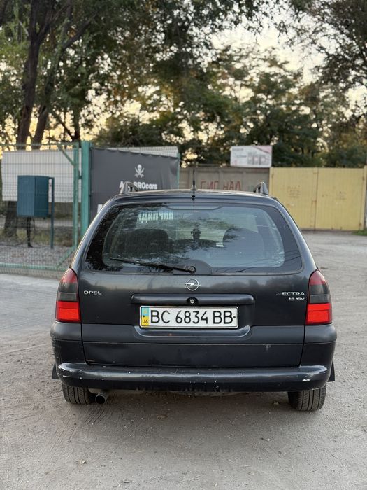 Opel Vectra b 1.8 бенз