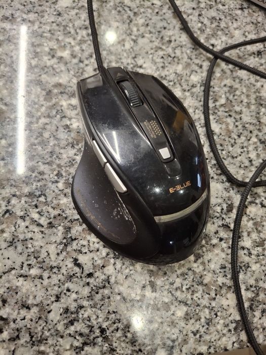 Rato a funcionar , apenas sujo