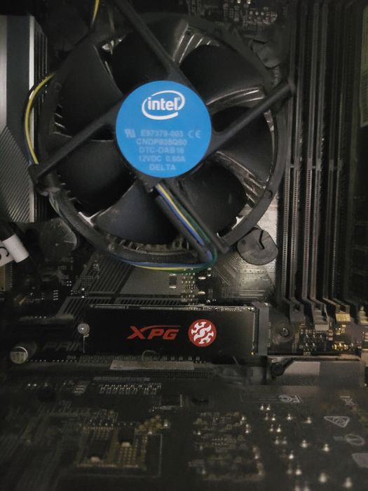 Komputer Gamingowy Stacionarny  I5 9400 256M2 ssd MSI Gtx1060 8GB RAM Komis