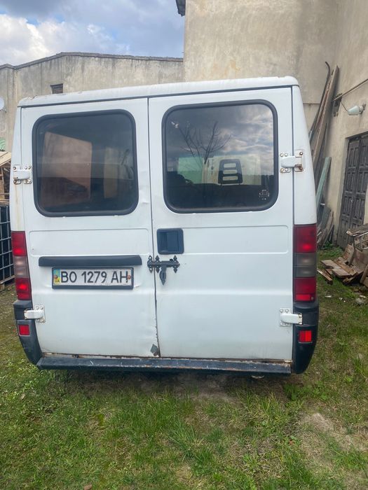 Pevgeot Boxer бус