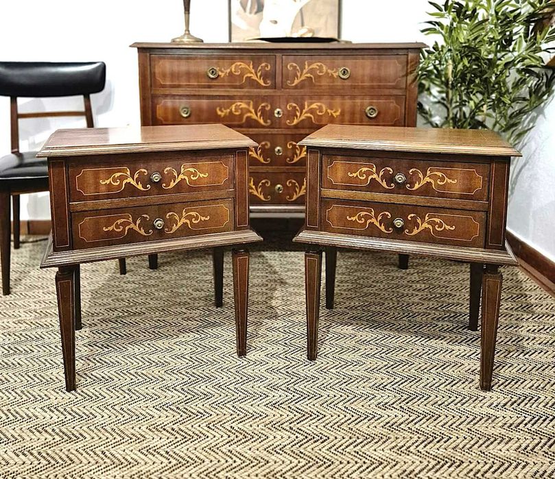 Mesa de Cabeceira / Mesa de Apoio / Mesa / Olaio / Movel / Vintage