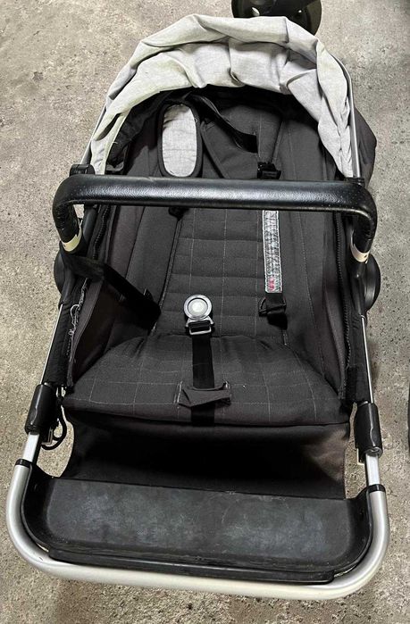 Carrinho de passeio Joolz cinza escuro