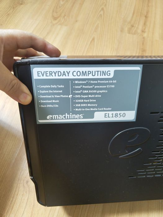 Computer + Monitor64575426374529124