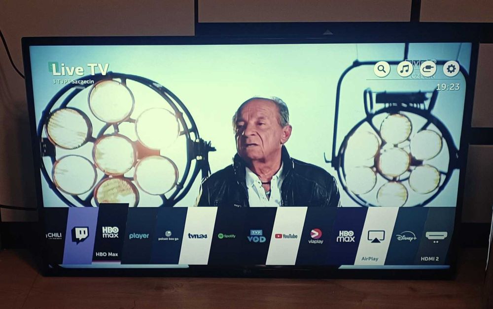 43 Cali TV LG LED Smart TV DVB-T2 Hevc + Kabel HDMI +Upominek + Uchwyt