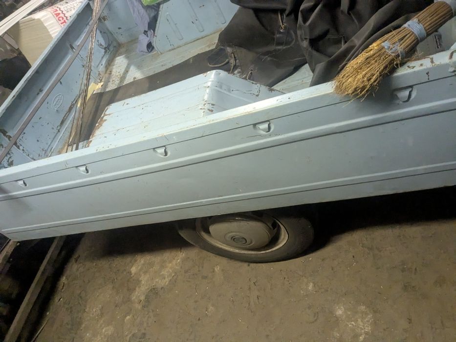 Продам два Прицепи ММЗ 81024