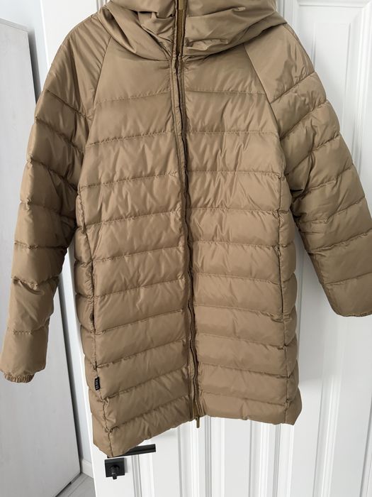 Жіночий пуховик, розмір М