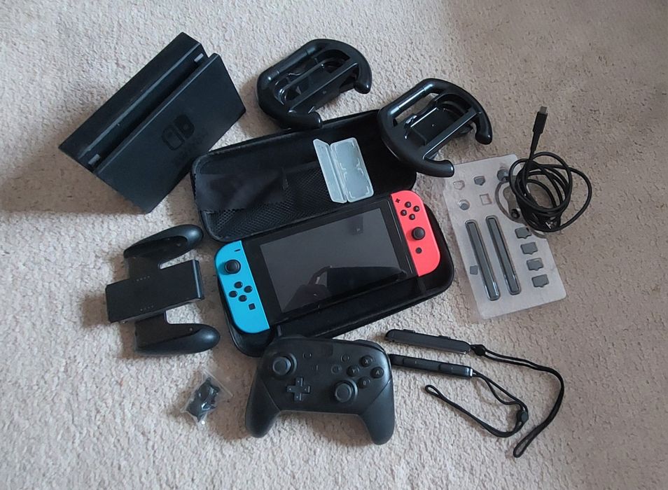 Nintendo Switch V2 + Pro Controller + bardzo  bogaty zestaw !