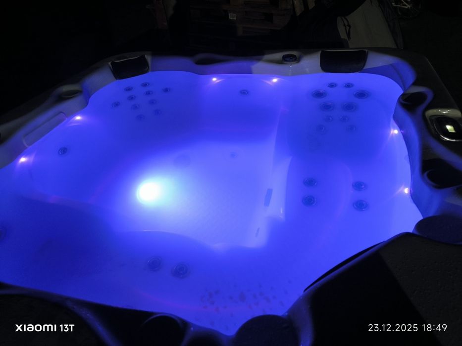 Jacuzzi ogrodowe 2 leżanki 200x200cm 5 osób