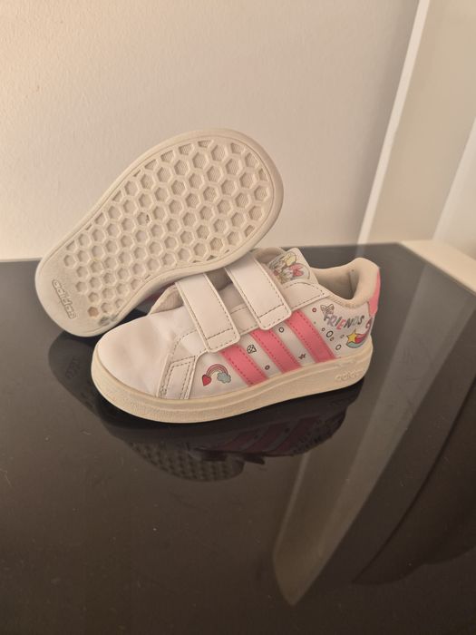 Sapatilhas Adidas - tam 26