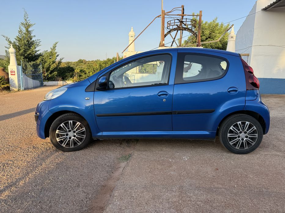 Peugeot 107 1.0 Active – 2015 | Gasolina | 5 PORTAS