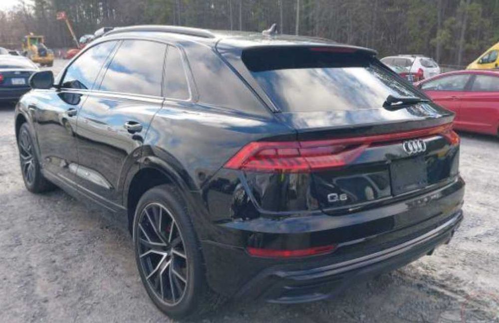 Кришка багажника Задній бампе Стопи Audi q8 2018-2024