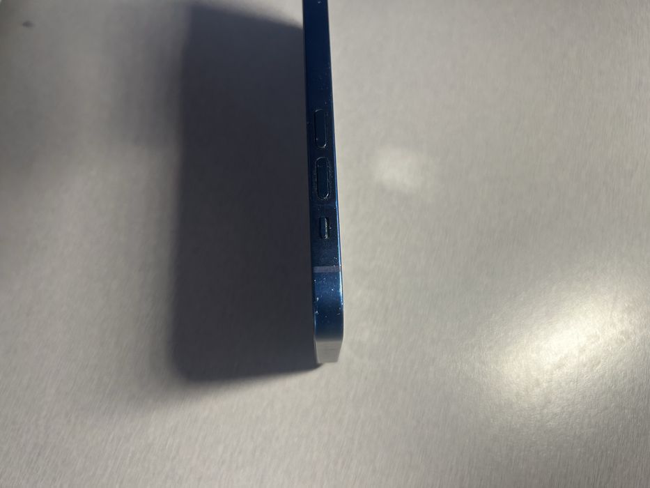 Iphone 12 niebieski