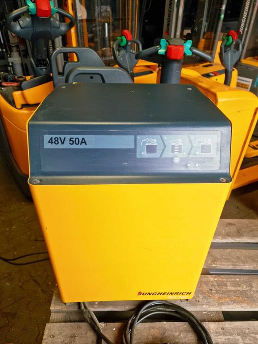 Ładowarka prostownik automatyczny do baterii trakcyjnych 24V 20A 30A 40A 50A 60A 70A 80A 100A 120A 230V 400V
