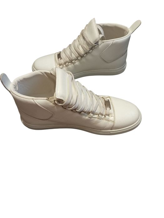 Balenciaga arena