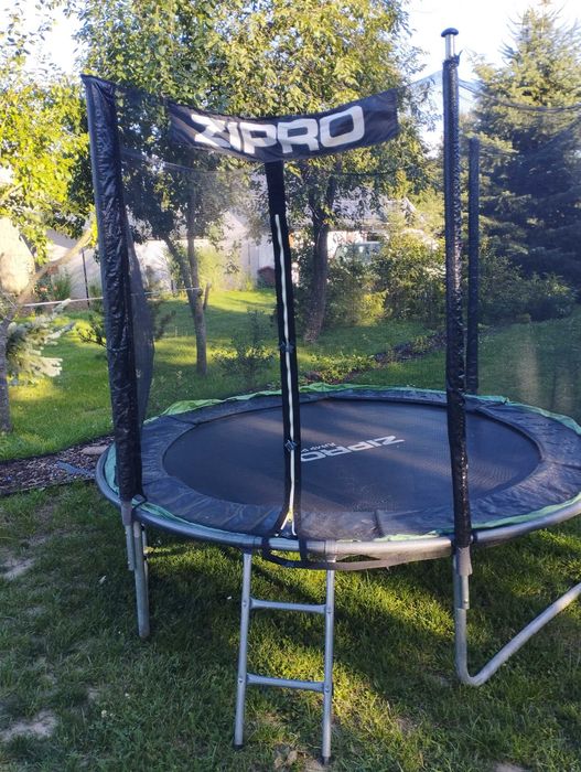 Trampolina ZIPRO Jump Pro OUT 8FT 252 cm z siatką zewnętrzną