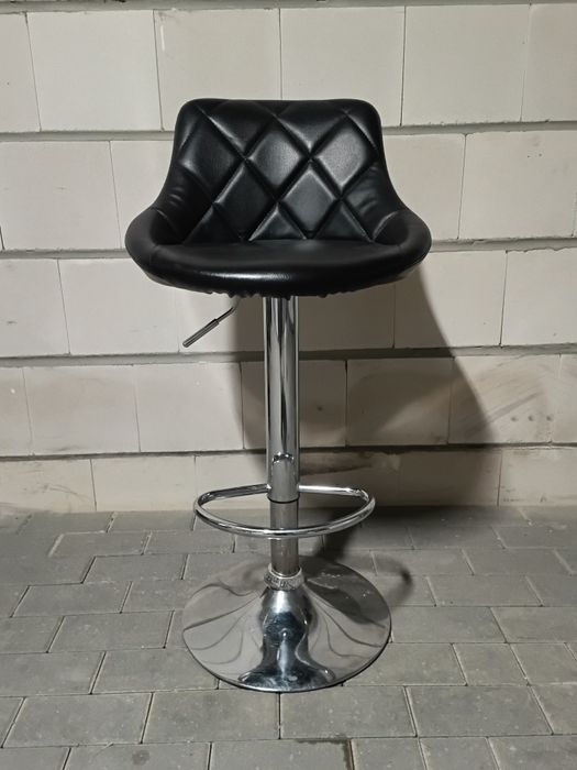 Hocker tapicerowany czarny