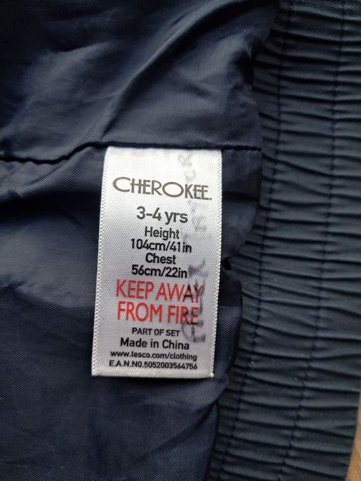 Віддам жилетку 104розмір