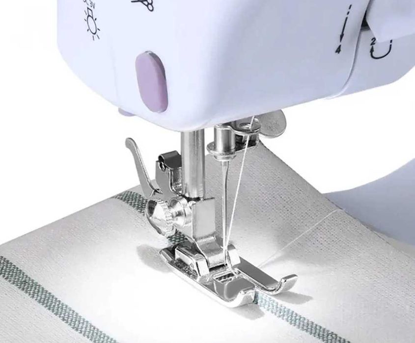 Портативна швейна машинка 12в1 з оверлоком та педаллю FHSM-505