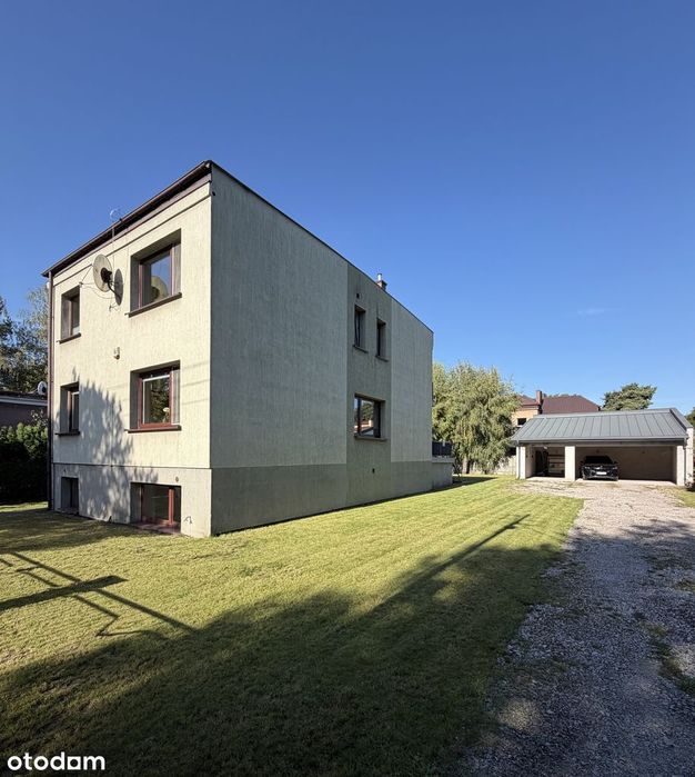 Dom wolnostojący ok. 275 m² działka 840 m² garaż 3-stanowiskowy 56 m²