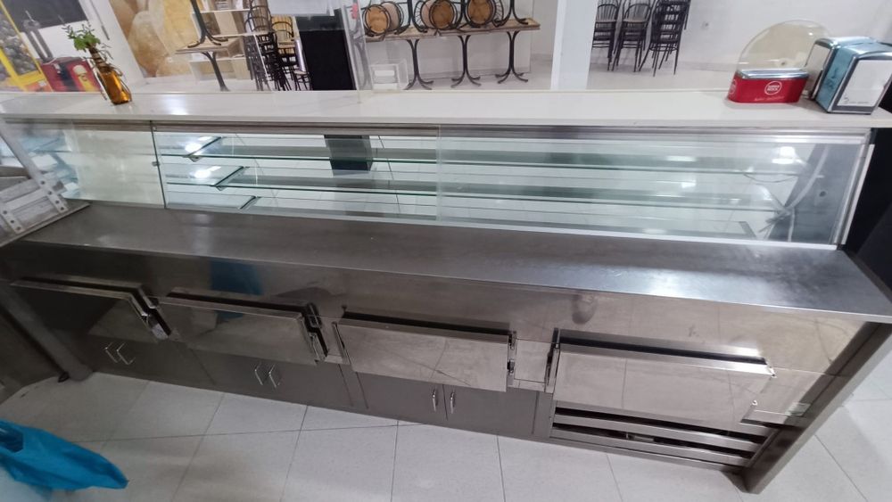 Conjunto de vitrines de pastelaria