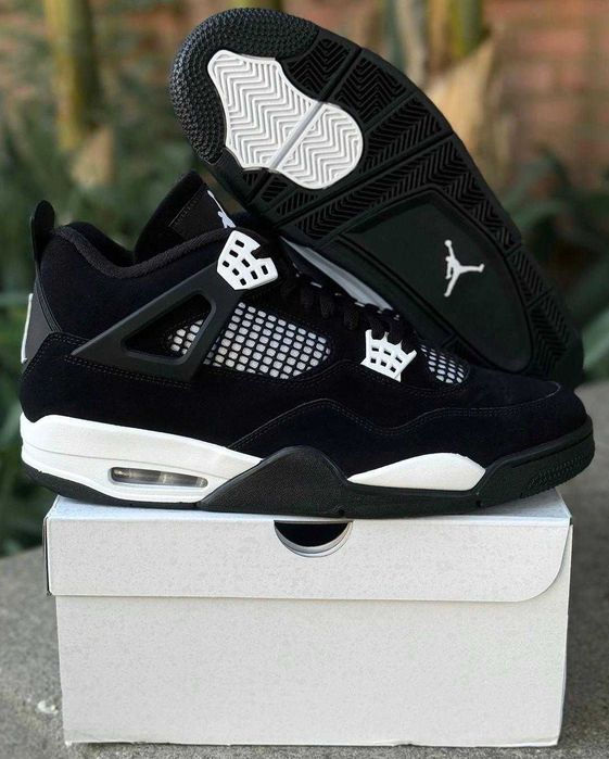 Jordan 4 Retro White Thunder Rozmiar  42