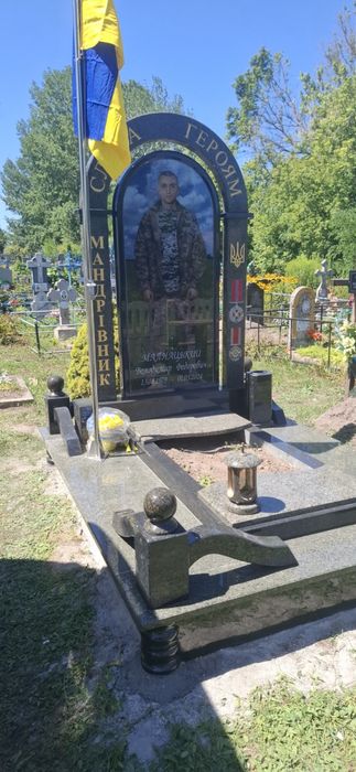 Памятники від виробника з встановленням по всій Україні