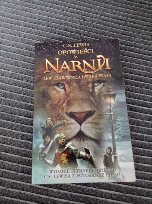Książka lektura opowieści z Narnii lew czarownica i stara szafa