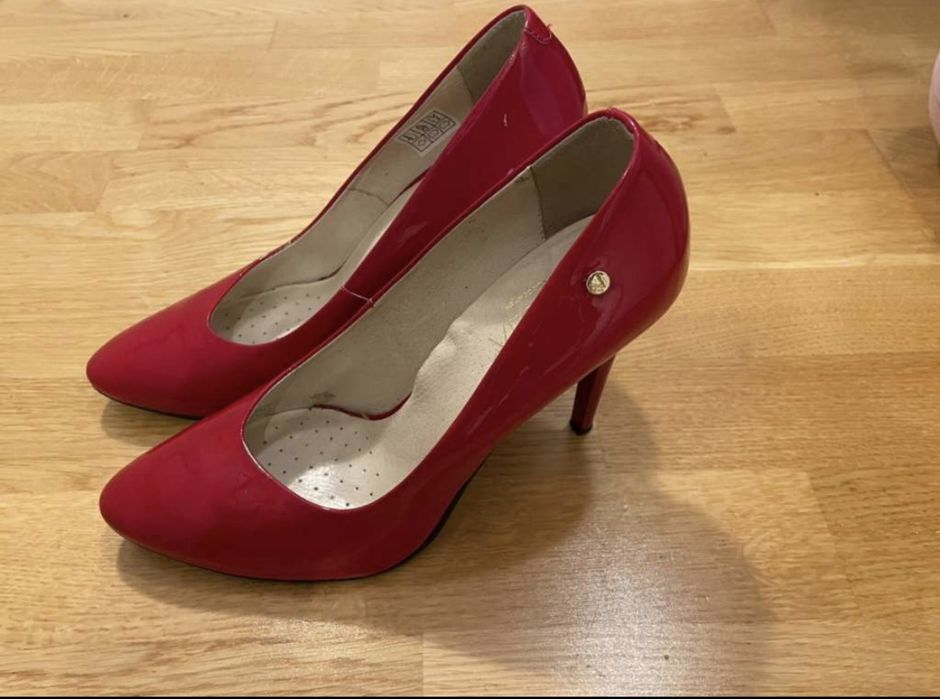 Buty Venezia 39 szpilki czerwone