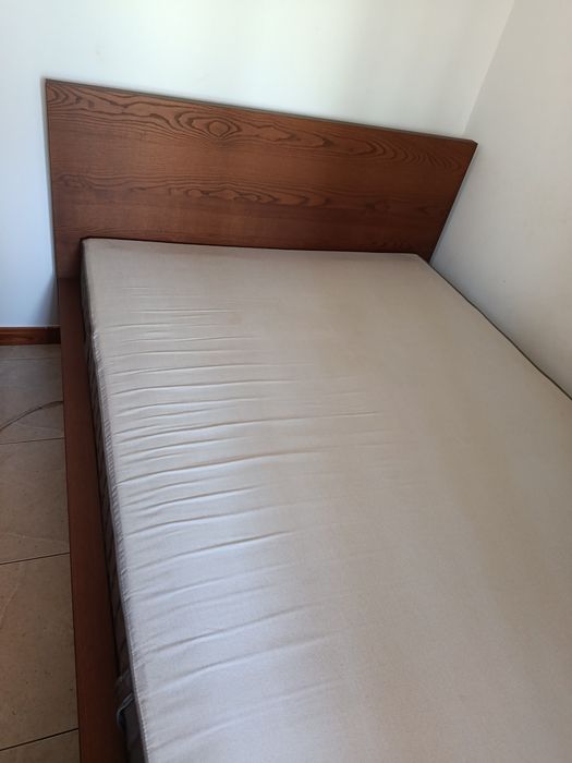 Cama de casal Malm