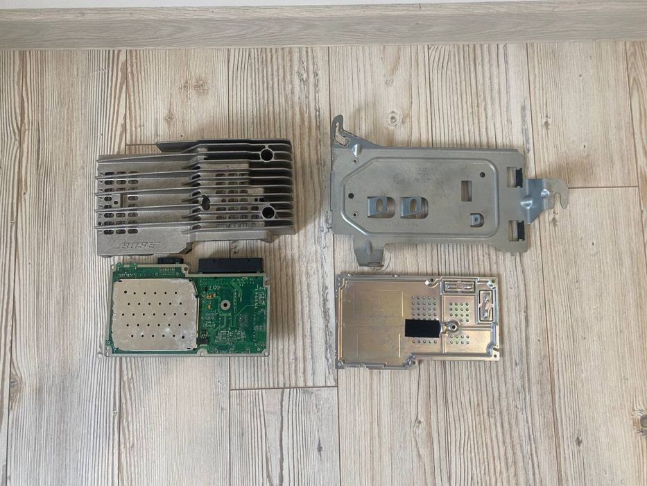 Підсилювач антени AUDI TT 8J0035223 C