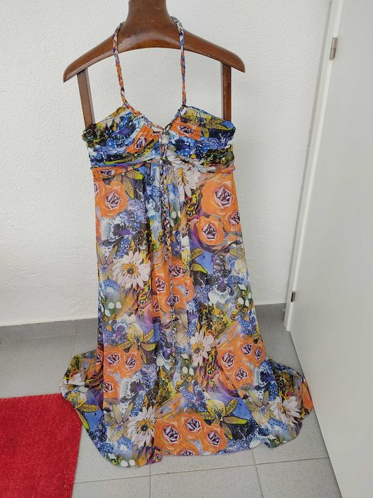 Vestido maxi sem costas em tecido muito fino