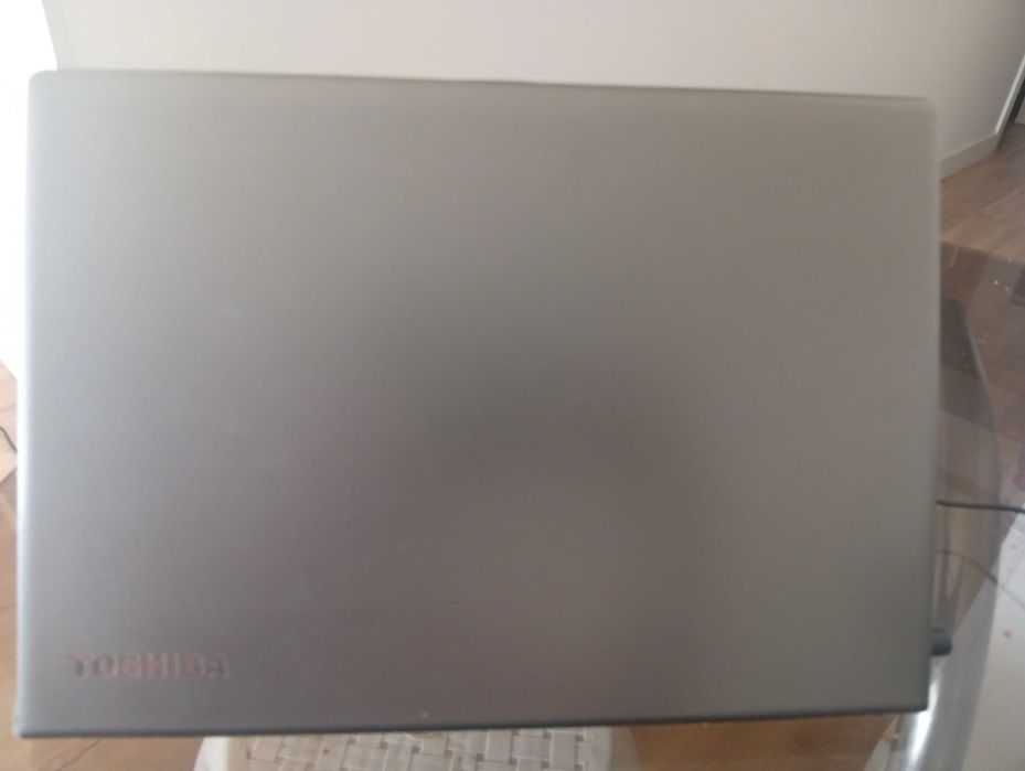 PC portátil Toshiba + rato+ carregador