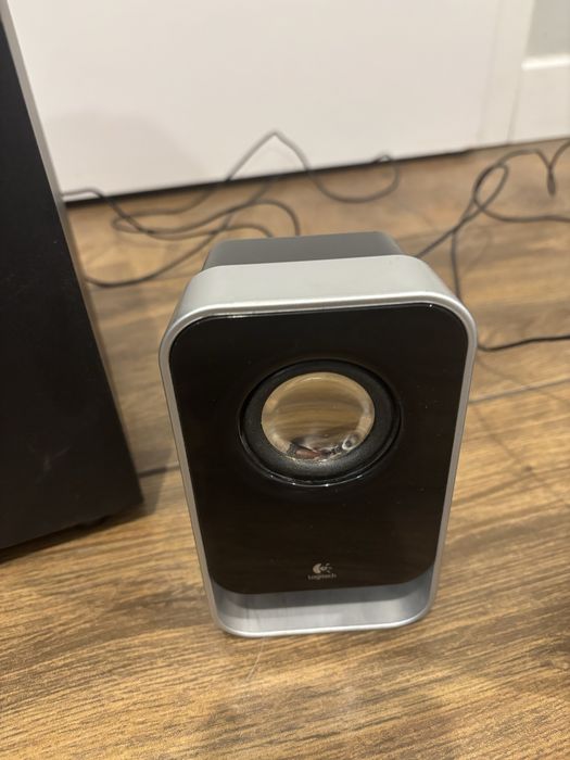 zestaw głośników Logitech LS21 (subwoofer + 2 satelity)