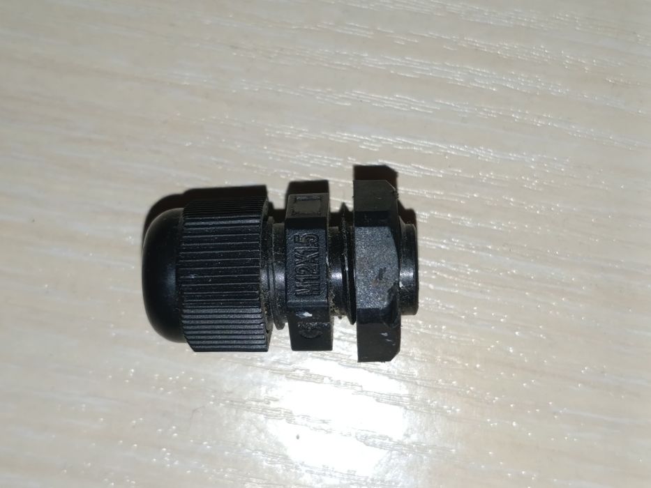 Сальники (кабельні вводи)