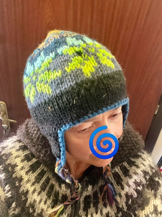 Wełniana czapka z Nepalu nowa