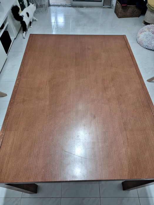 Mesa de sala bom estado  medidas nas fotos