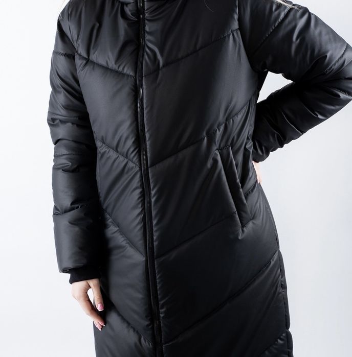 Довга зимова курточка