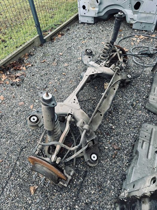 Dodge Charger zawieszenie sanki tył 2015+