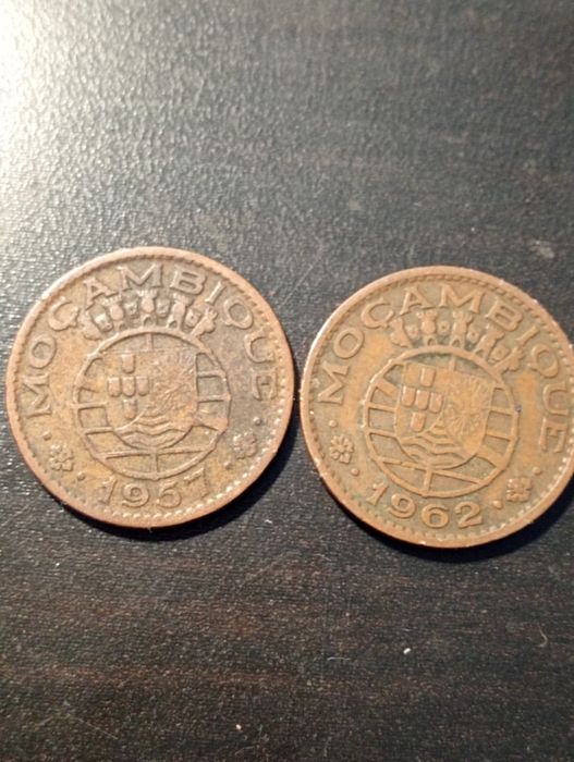 2 moedas de 1 escudo	Moçambique	 - Bronze - 1957 e 1962 - Soberbas