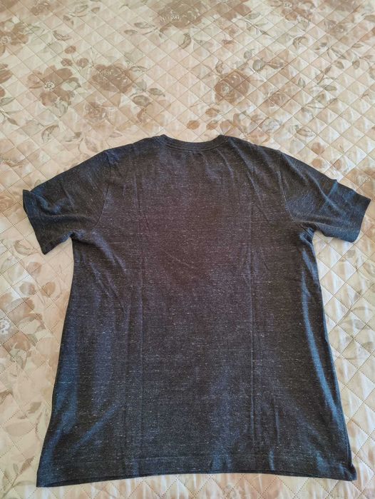 T-shirt Nikes tam. L em excelente estado