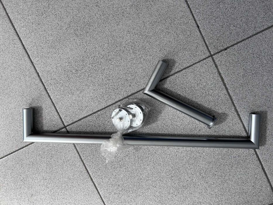 Acessórios WC - Toalheiro e suporte papel higiénico