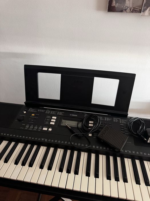 Teclado piano Yamaha PSR E343