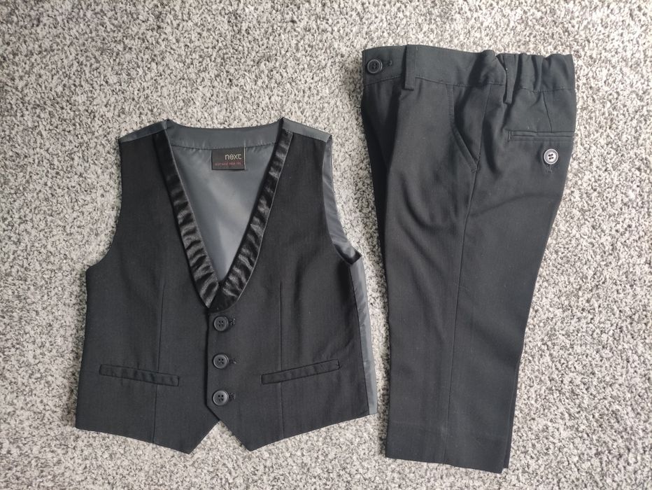 Elegancki czarny komplet spodnie i kamizelka Jest 80