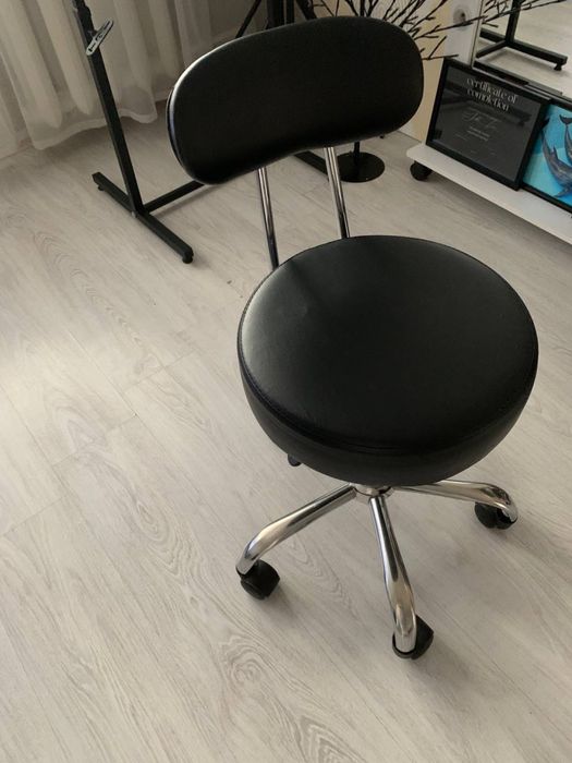 Продам стул для студии или офиса