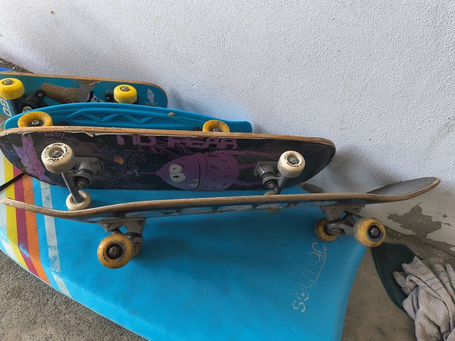 2x Skates + trotinete + capacete