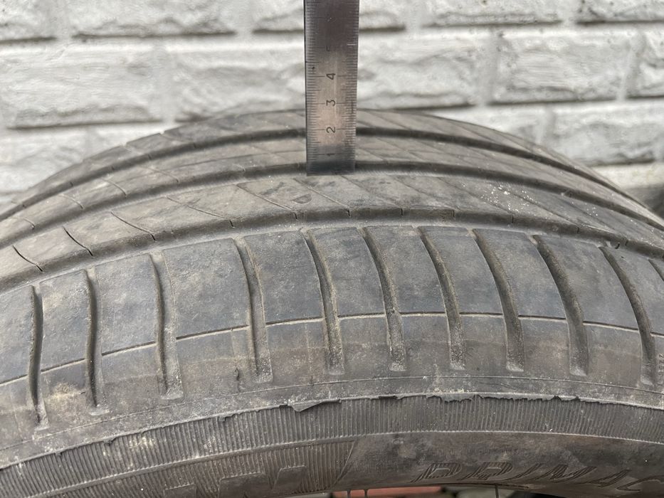 Гарна літня гума Michelin primacy 4 235/55 R17
