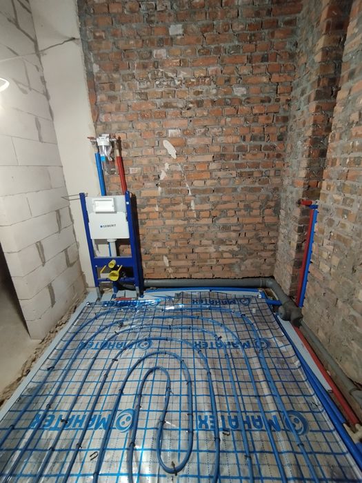 Сантехнік. Монтаж опалення та водопостачання.