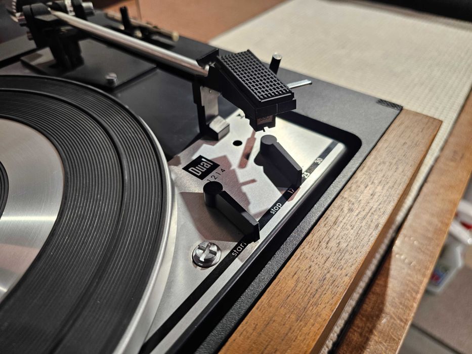 Програвач Dual 1214 3-Speed Idler-Drive Turntable