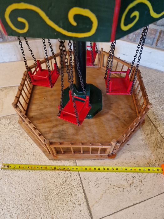 Brinquedo antigo carrossel baloiço com 4 cadeiras